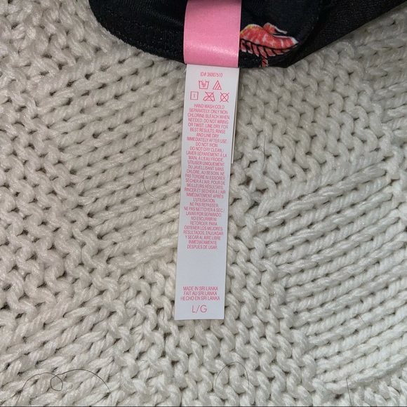 Victoria’s Secret Bikini top - Picture 4 of 5
